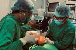 Phẫu thuật thành công cho cụ ông 107 tuổi mắc ung thư da