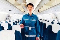 Nhân viên hàng không trả lại hành khách quên 2,4 tỷ đồng trên máy bay