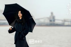 Loạt tạo hình siêu đỉnh của Triệu Lệ Dĩnh trong 'Dã man sinh trưởng'
