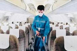 Hơn 2,4 tỷ đồng bị khách bỏ quên trên máy bay