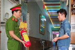 Pleiku kiểm tra công tác phòng cháy, chữa cháy tại các cơ sở kinh doanh dịch vụ karaoke, bar