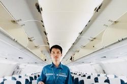 Nhân viên sân bay trả lại hành khách 2,4 tỉ đồng để quên