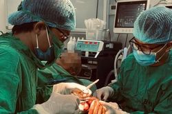 Hy hữu: Cụ ông 107 tuổi mắc ung thư da vùng bàn tay