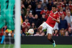 MU: Scholes ngạc nhiên với khả năng chuyền bóng của Casemiro