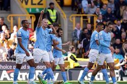 Wolves 0–3 Man City: Haaland, De Bruyne tỏa sáng, Man City lên đầu bảng