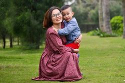 Trở về quê nhà để làm mẹ đơn thân