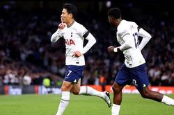 Son Heung Min lập hat-trick từ ghế dự bị, Conte nói gì?