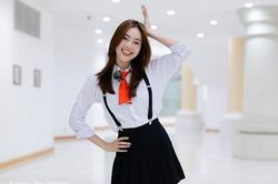 Bất ngờ với style 'sinh viên' của sao Việt: Hương Giang trẻ trung, Lan Ngọc ngọt ngào