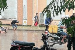 Clip: 60 người Việt tháo chạy khỏi casino ở Campuchia, lực lượng chức năng vào cuộc xác minh