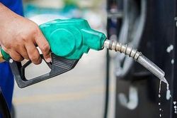Giá xăng dầu có thể giảm từ 500 - 2.000 đồng/lít