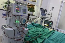 Tay chân yếu, không nâng nổi cổ, người đàn ông 48 tuổi mắc bệnh hiểm phải lọc máu gấp