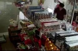 Bắt tạm giam người chồng chém lìa 2 tay vợ