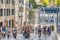 Niềm vui trong ngày 'Chủ nhật không ô tô' ở Brussels