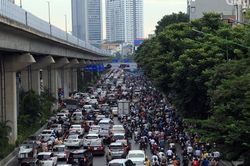 Hà Nội: Sau một tháng thí điểm phân làn, đường Nguyễn Trãi giảm ùn tắc không?