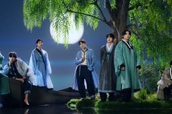 V tiết lộ BTS thường hội họp để cổ vũ nhau solo