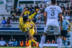 HLV Park Hang Seo đã quên bài học Văn Hậu?