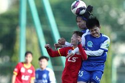 Đội bầu Hiển gây bất ngờ với nhà đương kim vô địch