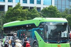 Hà Nội: Sẽ toàn xe buýt điện?