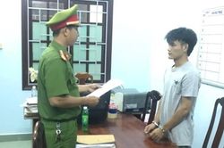 Khởi tố đối tượng mang theo cần sa tông CSGT bị thương