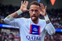 Haaland hay nhưng vẫn thua Neymar