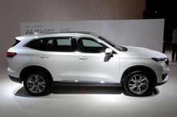 Khám phá mẫu SUV cỡ C 'ngon, bổ, rẻ' vừa được mở bán, cạnh tranh Mazda CX-5, Honda CR-V