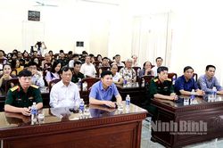Bế mạc trại sáng tác văn học với chủ đề chiến tranh, cách mạng, người lính, đất và người Ninh Bình