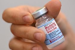Bộ Y tế trả lời về việc thiếu vaccine Moderna cho trẻ em