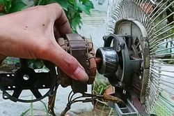 Nam thanh niên bị cuốn lóc da toàn bộ cánh tay khi đang sửa quạt gió