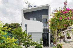 Ngôi nhà tiện nghi sát bìa rừng, quanh năm nghe chim hót