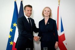 Tổng thống Emmanuel Macron: Pháp và Anh cần thể hiện tình đồng minh