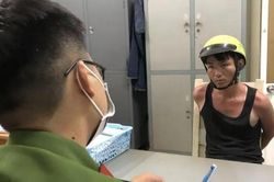 Lời khai của kẻ cướp vàng ném ra ngoài đường, rồi ngồi yên chờ bị bắt