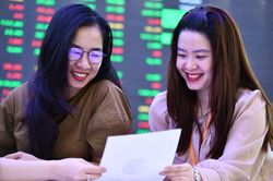 VN-Index tăng ngược trong phiên chiều