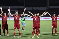 Bình luận viên Quang Huy: 'Tuyển Việt Nam tươi mới nhờ những người trẻ'