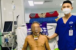 Người đàn ông nguy kịch, suy hô hấp vì 1 chiếc đinh gỉ