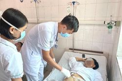 Người phụ nữ bị trâu húc gây tổn thương vùng kín, hậu môn