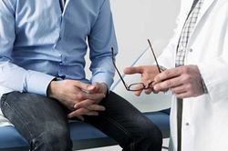 Nói dối bác sĩ bị bệnh trĩ, chụp X-quang kết quả kinh hãi