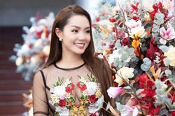 Nguyễn Ngọc Anh quyến rũ chấm thi 'Giọng hát hay Hà Nội'
