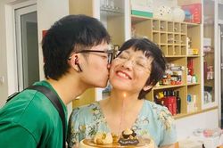 Trách con chưa đủ quan tâm, tình cảm con trai MC Thảo Vân nói một câu khiến mẹ nghẹn ngào