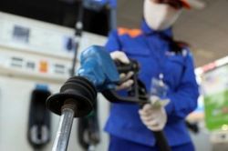 Đề xuất giảm tối đa 50% thuế tiêu thụ đặc biệt và thuế GTGT đối với xăng, dầu