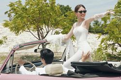 Bình An lên tiếng thanh minh về hành động 'nhạy cảm' dành cho Phương Nga trong ảnh cưới