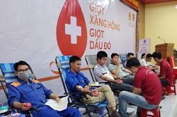 Hiến máu tình nguyện 'Giọt xăng hồng-Giọt dầu đỏ' năm 2022