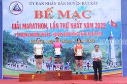 Bế mạc Giải chạy bán Marathon 'Về thượng nguồn Lũng Pô - Nơi con sông Hồng chảy vào đất Việt' năm 2022