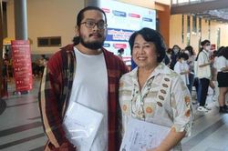 Thành phố Hồ Chí Minh: Hai mẹ con cùng trở thành tân sinh viên