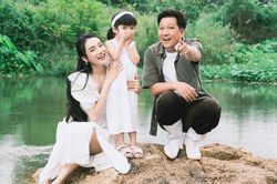 Trường Giang - Nhã Phương hiếm hoi khoe con gái trong bộ ảnh kỷ niệm ngày cưới
