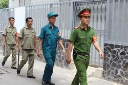 Nên quy định về độ tuổi tham gia bảo vệ dân phố