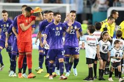 MU, PSG nhận đề nghị sốc từ tuyển Argentina liên quan Messi, Martinez