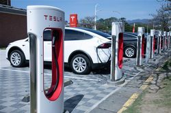 Đến năm 2030, hơn một nửa ô tô chở khách bán ở Mỹ sẽ là xe điện