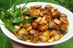 Trứng cút lộn xào me!