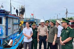 Bình Định: Tuyệt đối không để người dân ở lại trên tàu thuyền, lồng bè khi bão Noru đổ bộ