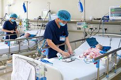 Gia tăng bệnh nhân mắc Adeno vi rút, Hà Nội yêu cầu bố trí đủ nhân lực, trang thiết bị, vật tư